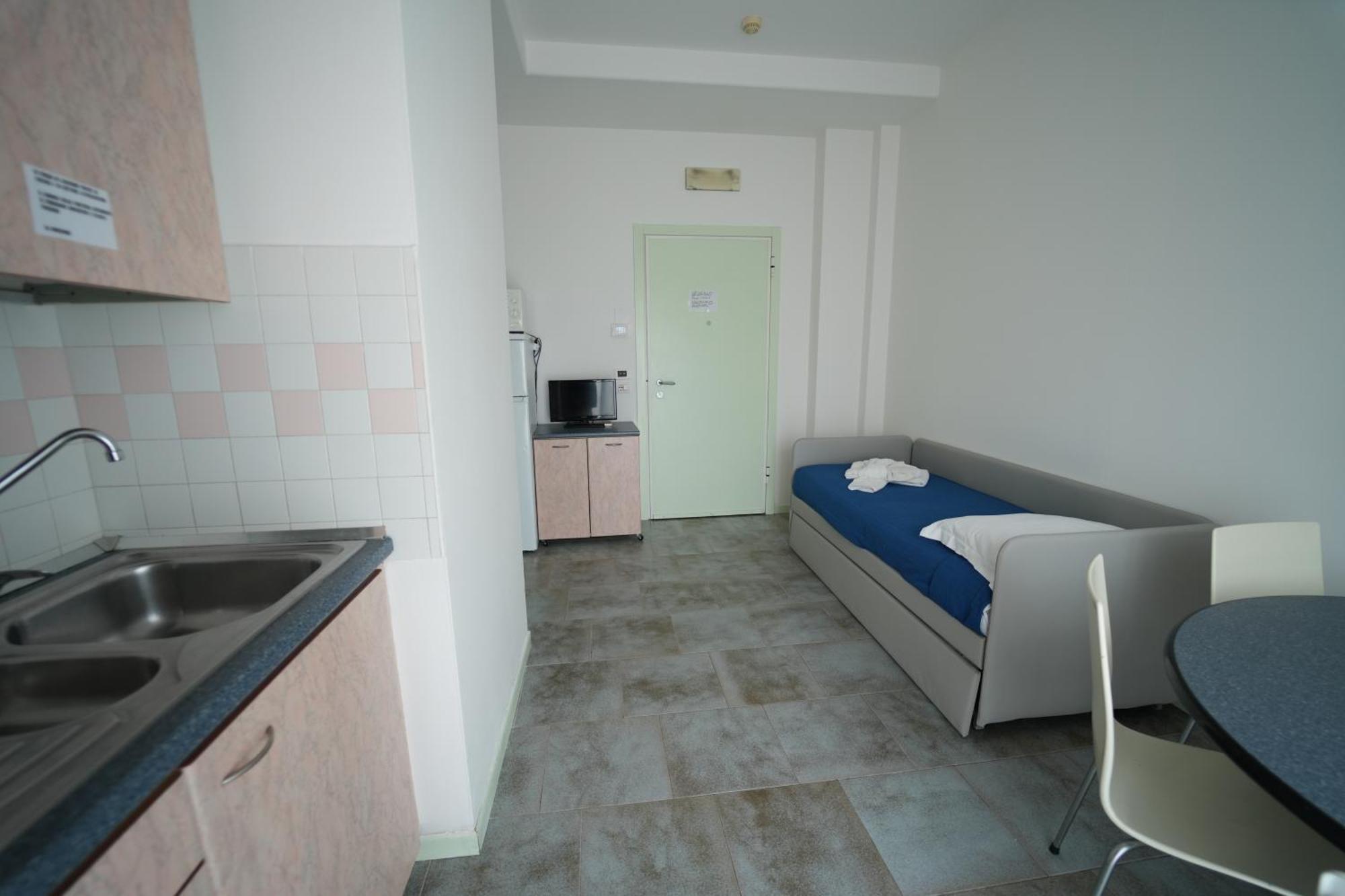 Lugano Residence Римини Екстериор снимка