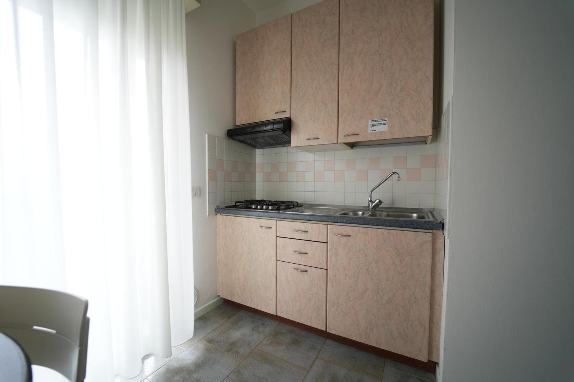 Lugano Residence Римини Екстериор снимка