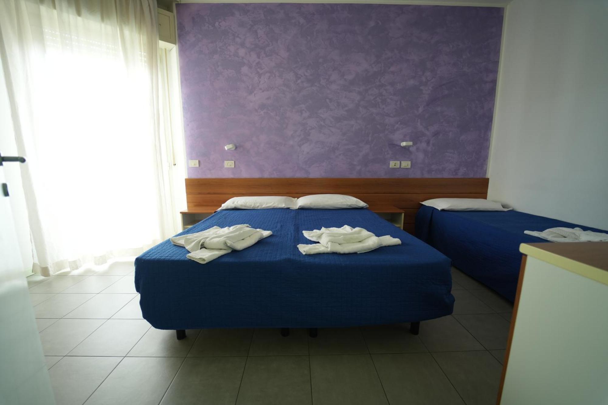 Lugano Residence Римини Екстериор снимка