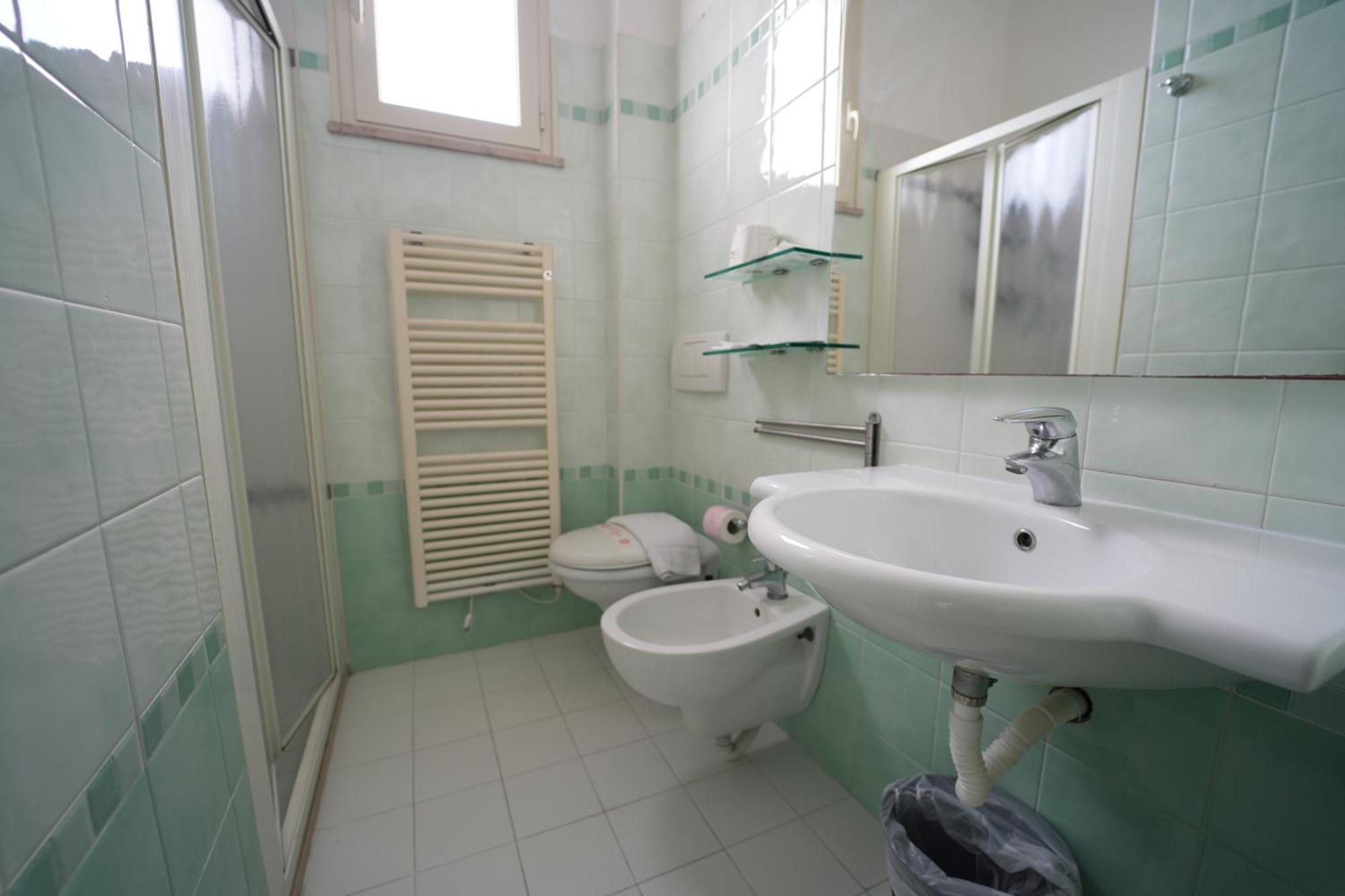 Lugano Residence Римини Екстериор снимка